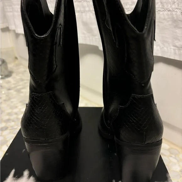 Mix #6 Western Boots - Picture 5 of 7